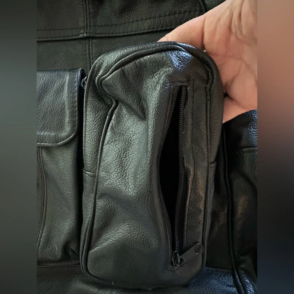 Sling pack Leather. Made in Mexico